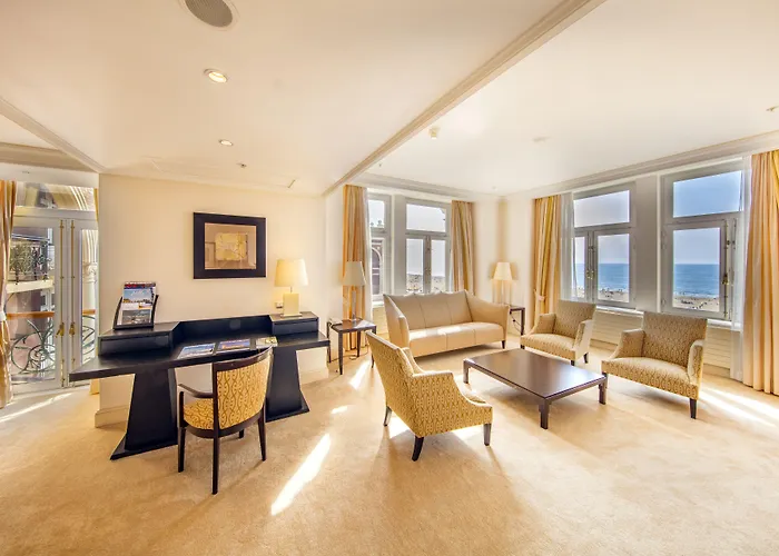 מלון Grand Amrath Kurhaus Scheveningen 5*