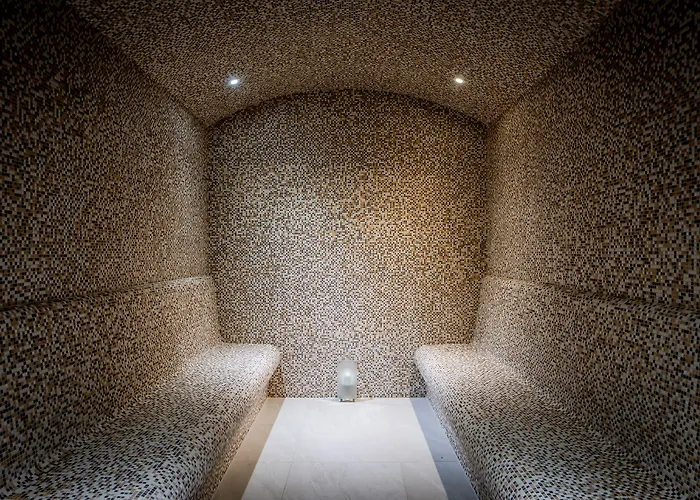 מלון Grand Amrath Kurhaus Scheveningen 5*