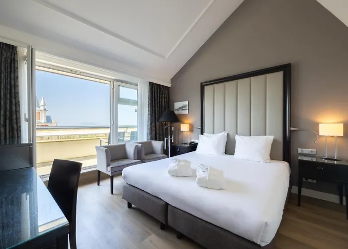 Grand Amrath Kurhaus Scheveningen האג