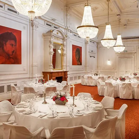 호텔 그랜드 암랏 퀴르하우스 스헤베닝언 5*