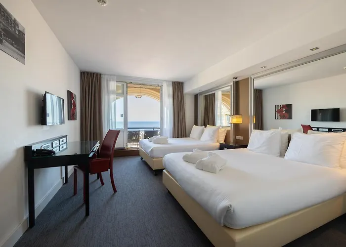 Отель Grand Amrath Kurhaus Scheveningen 5*