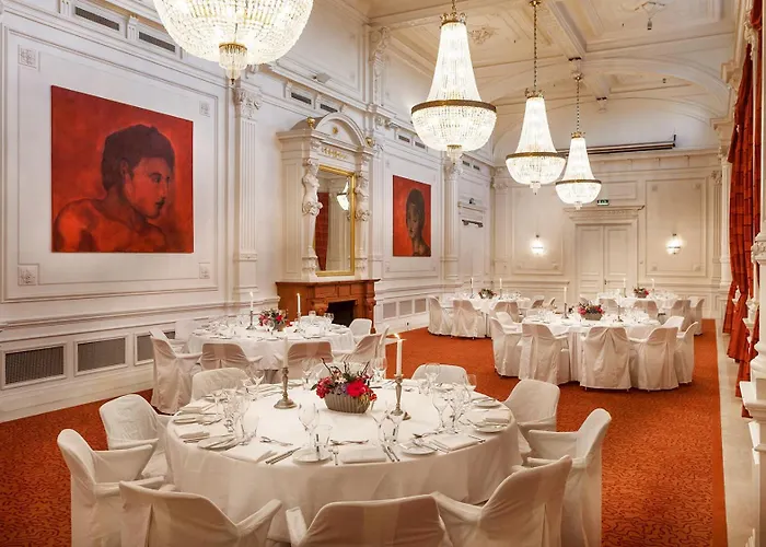 Отель Grand Amrath Kurhaus Scheveningen 5*