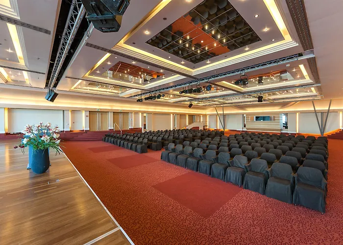 Отель Grand Amrath Kurhaus Scheveningen 5*